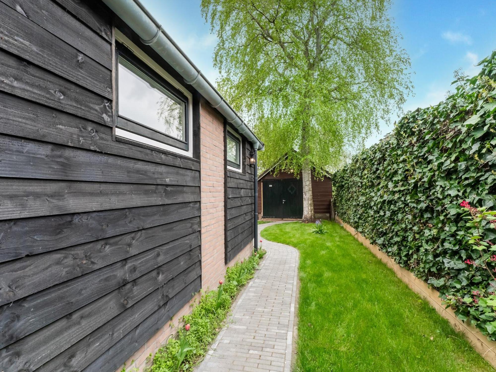 Lodge In Giethoorn With Breakfast Exterior photo
