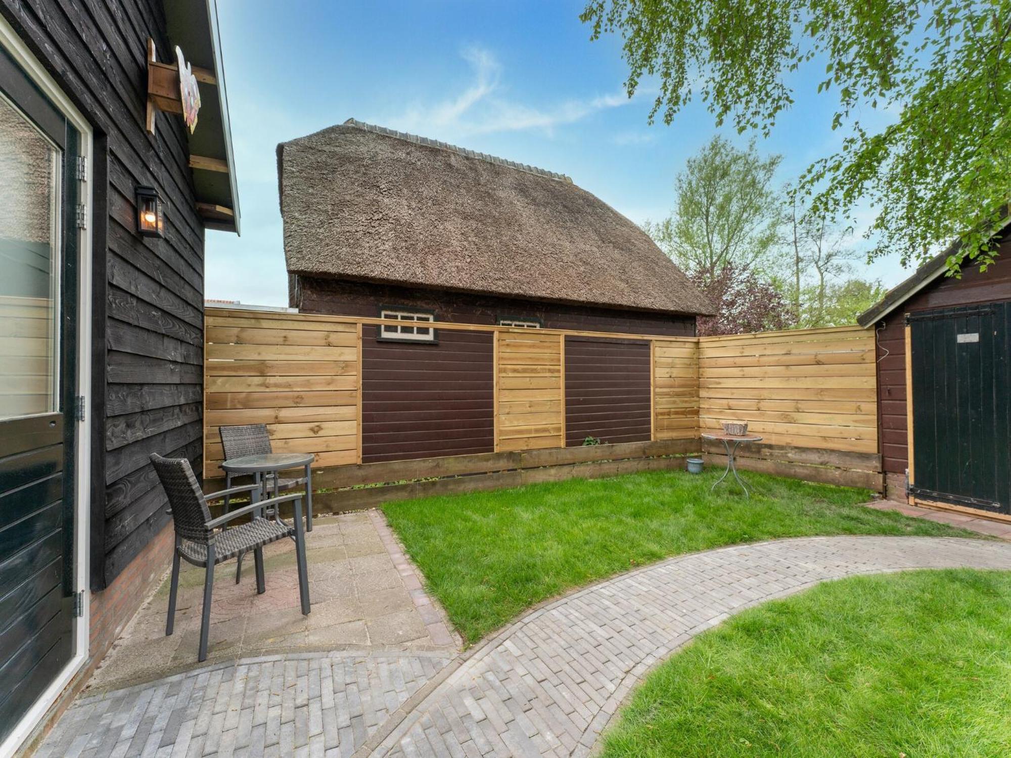 Lodge In Giethoorn With Breakfast Exterior photo