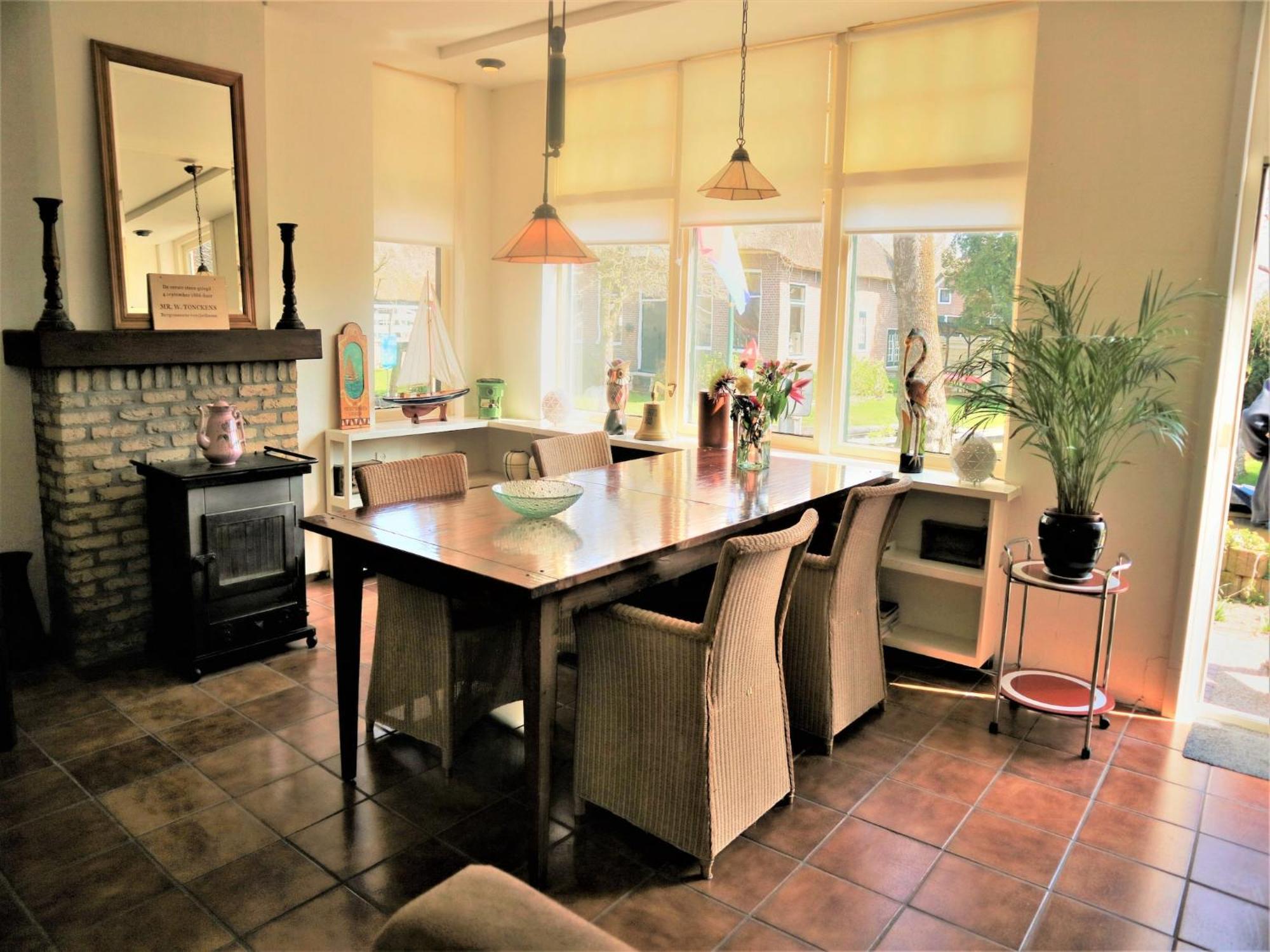 Lodge In Giethoorn With Breakfast Exterior photo